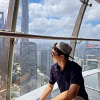 Profile picture of Poom Pinitmontree